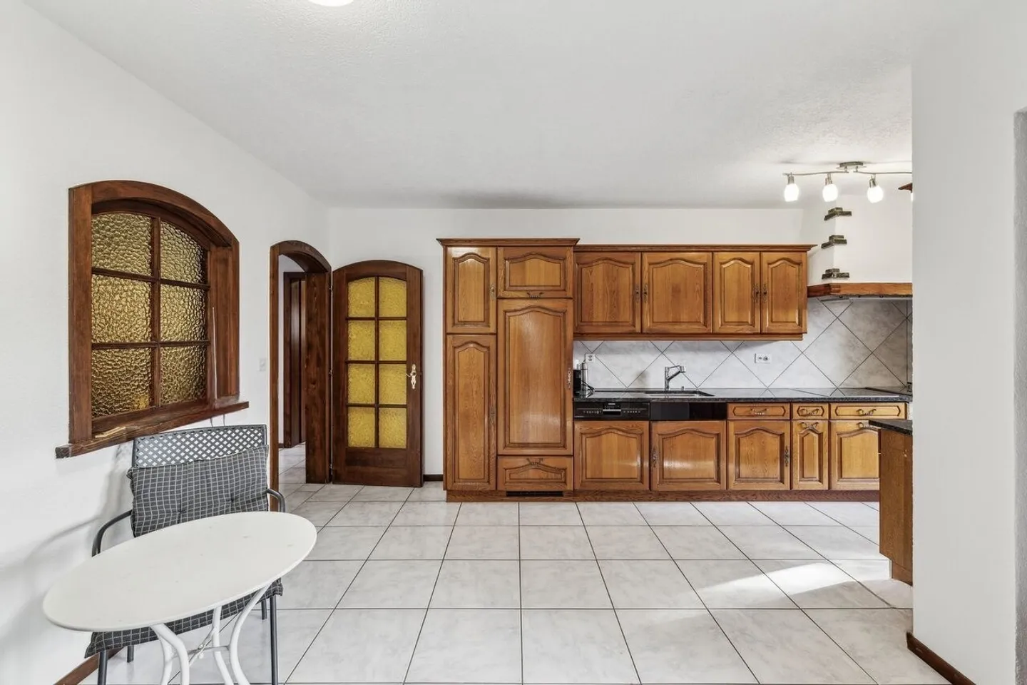Einfamilienhaus mit 6,5 Zimmern und separater Wohnung mit Garten - Foto 6 von 10