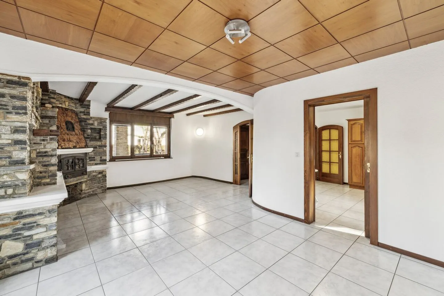 Einfamilienhaus mit 6,5 Zimmern und separater Wohnung mit Garten - Foto 5 von 10
