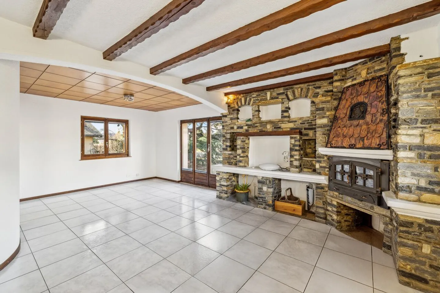 Einfamilienhaus mit 6,5 Zimmern und separater Wohnung mit Garten - Foto 4 von 10
