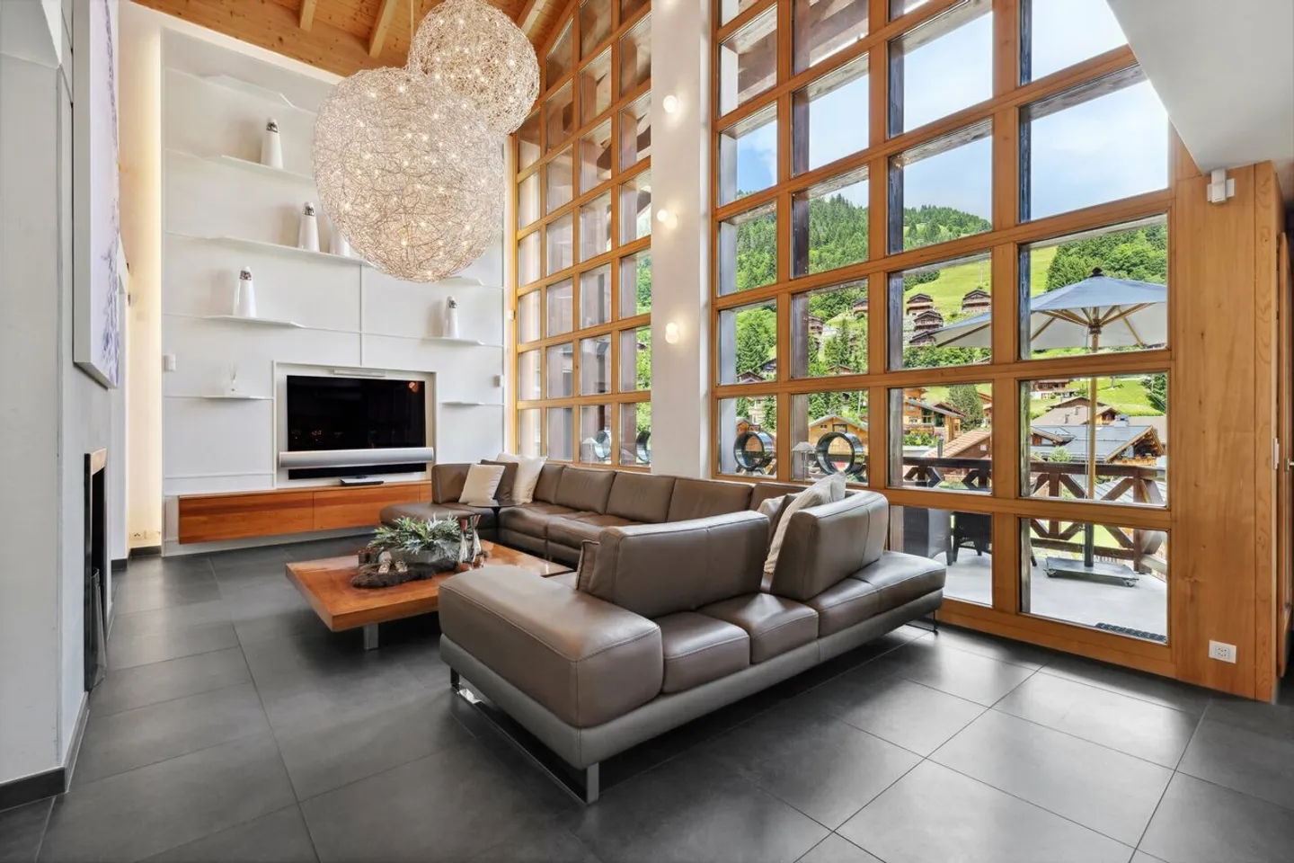 Exceptional residence at the Portes du Soleil - alpine elegance - Photo 3 of 13