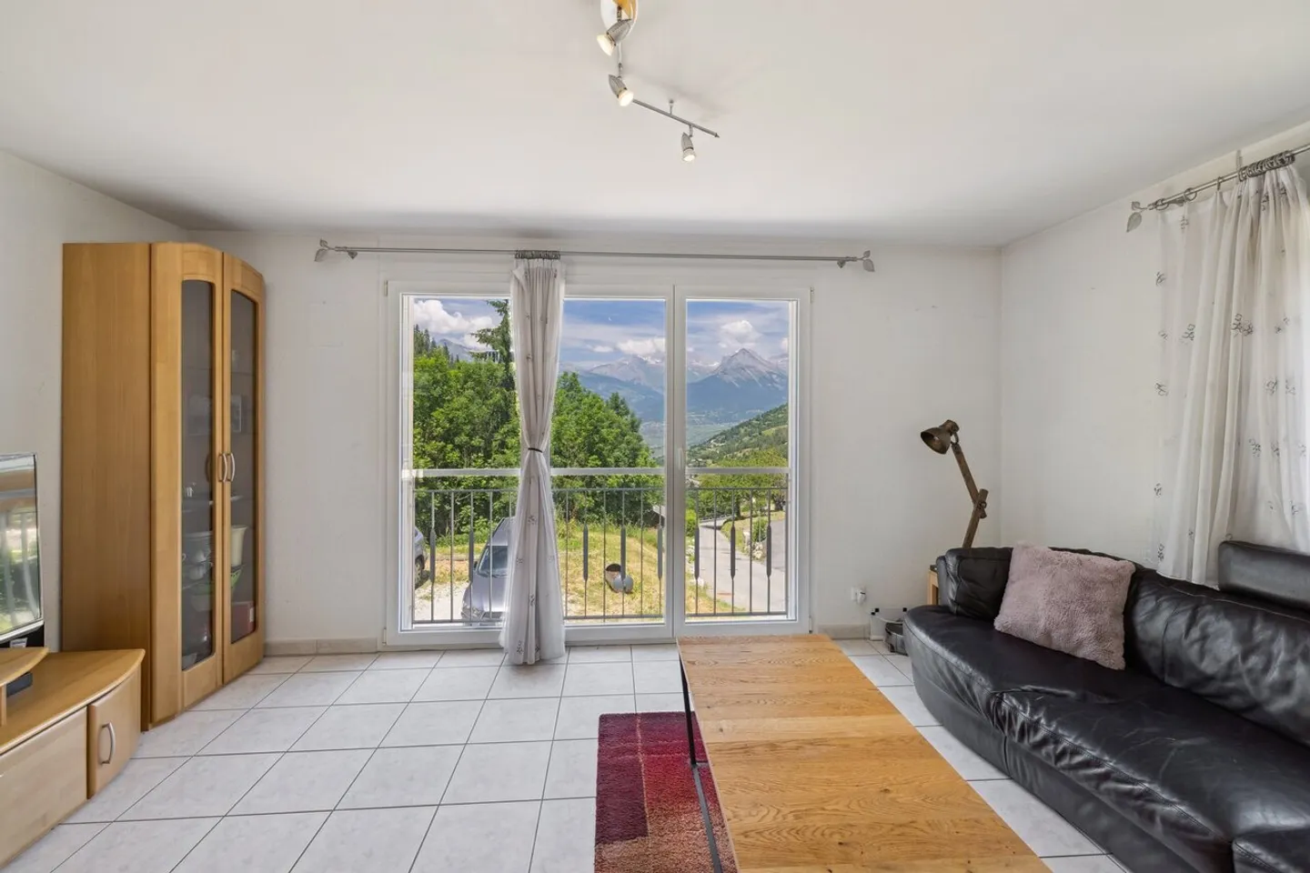 Eigentum mit Garage und professioneller Werkstatt. - Foto 4 von 8