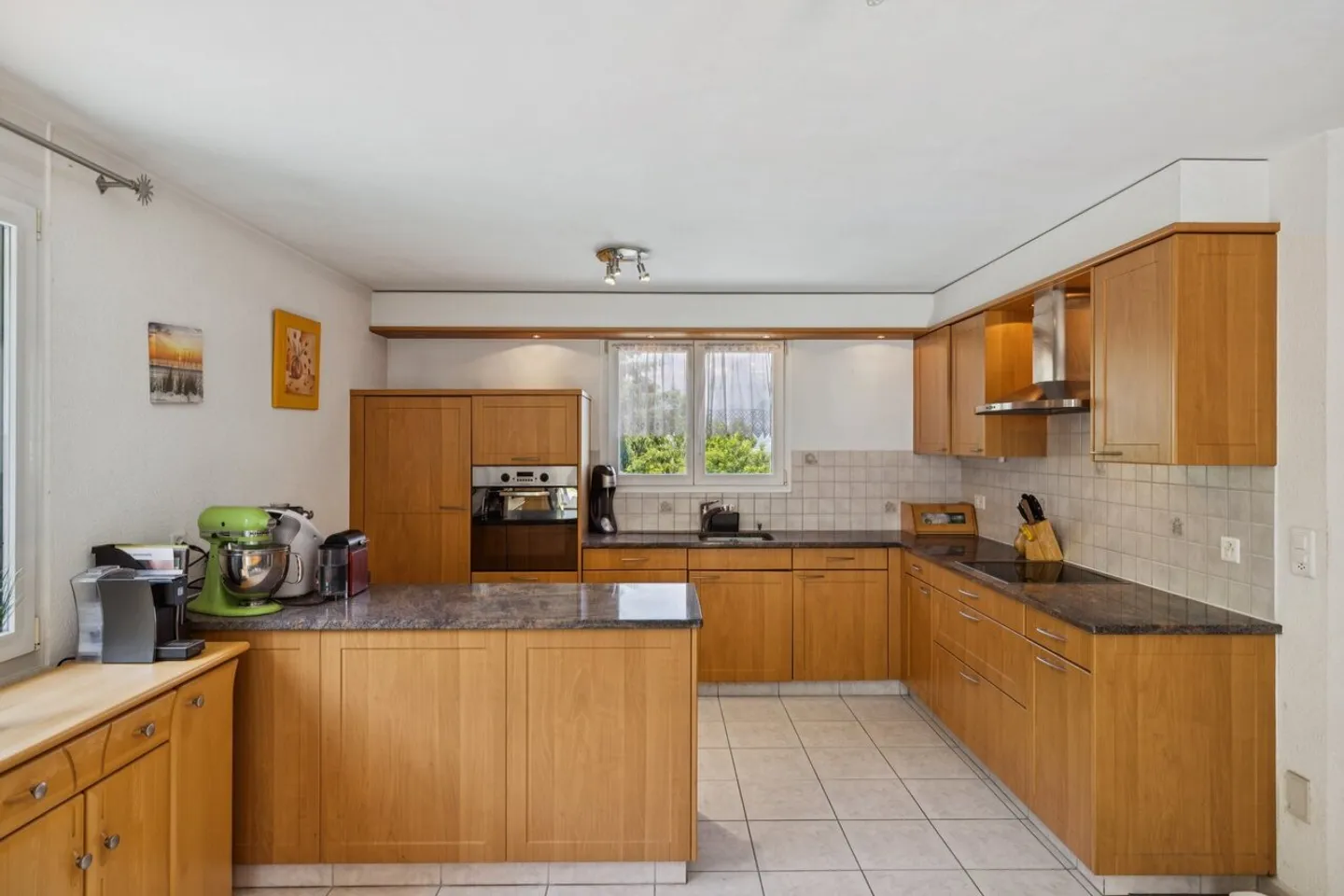 Eigentum mit Garage und professioneller Werkstatt. - Foto 3 von 8
