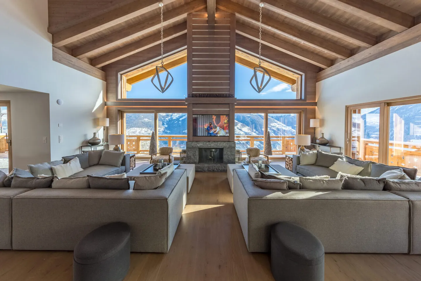 Luxury Chalet - An Exceptional Property at the Gates of the 4 Valleys - Photo 1 of 8