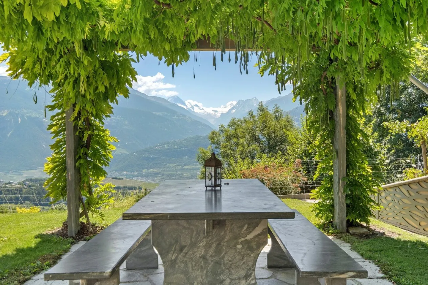 En duplex avec piscine et grand jardin ! - Photo 5 sur 11