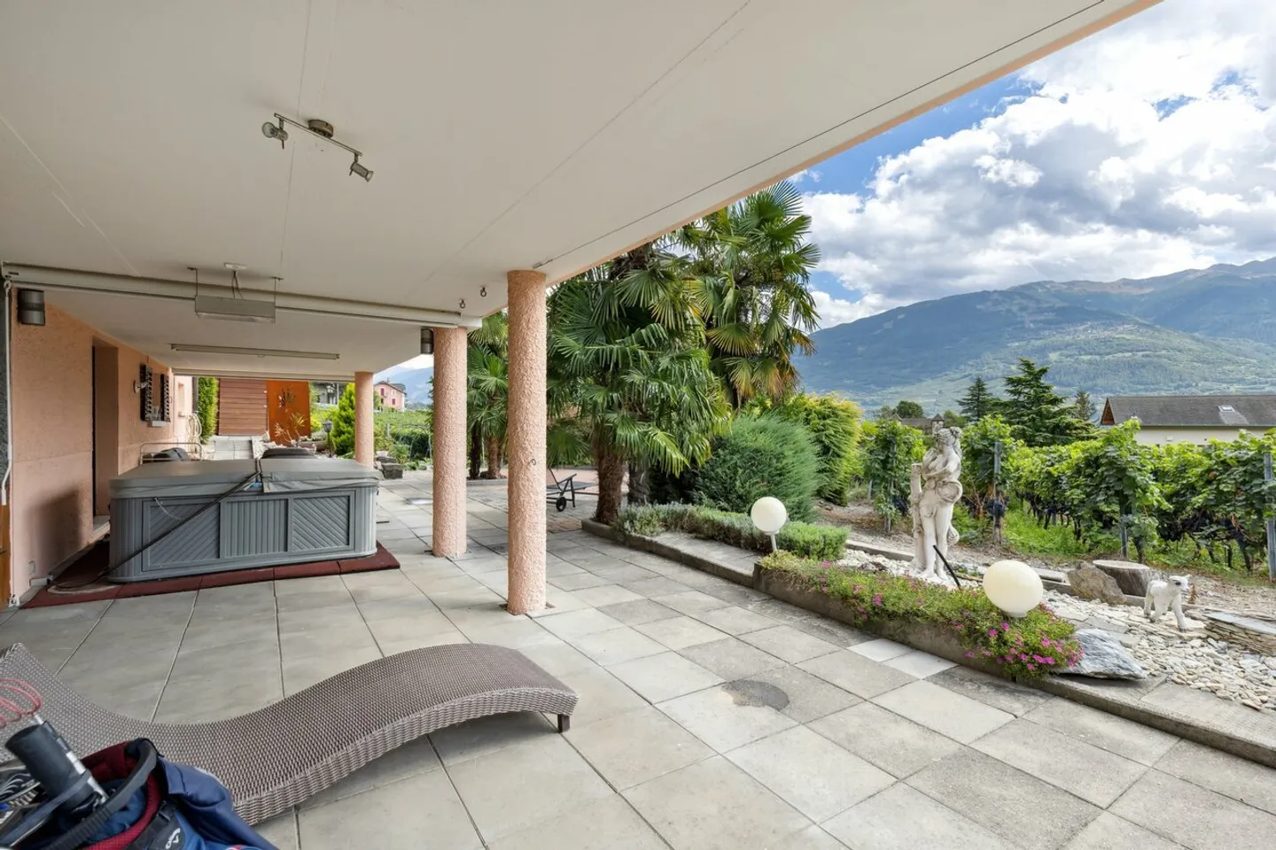 Spaziosa casa familiare nel cuore delle vigne - Foto 3 di 10