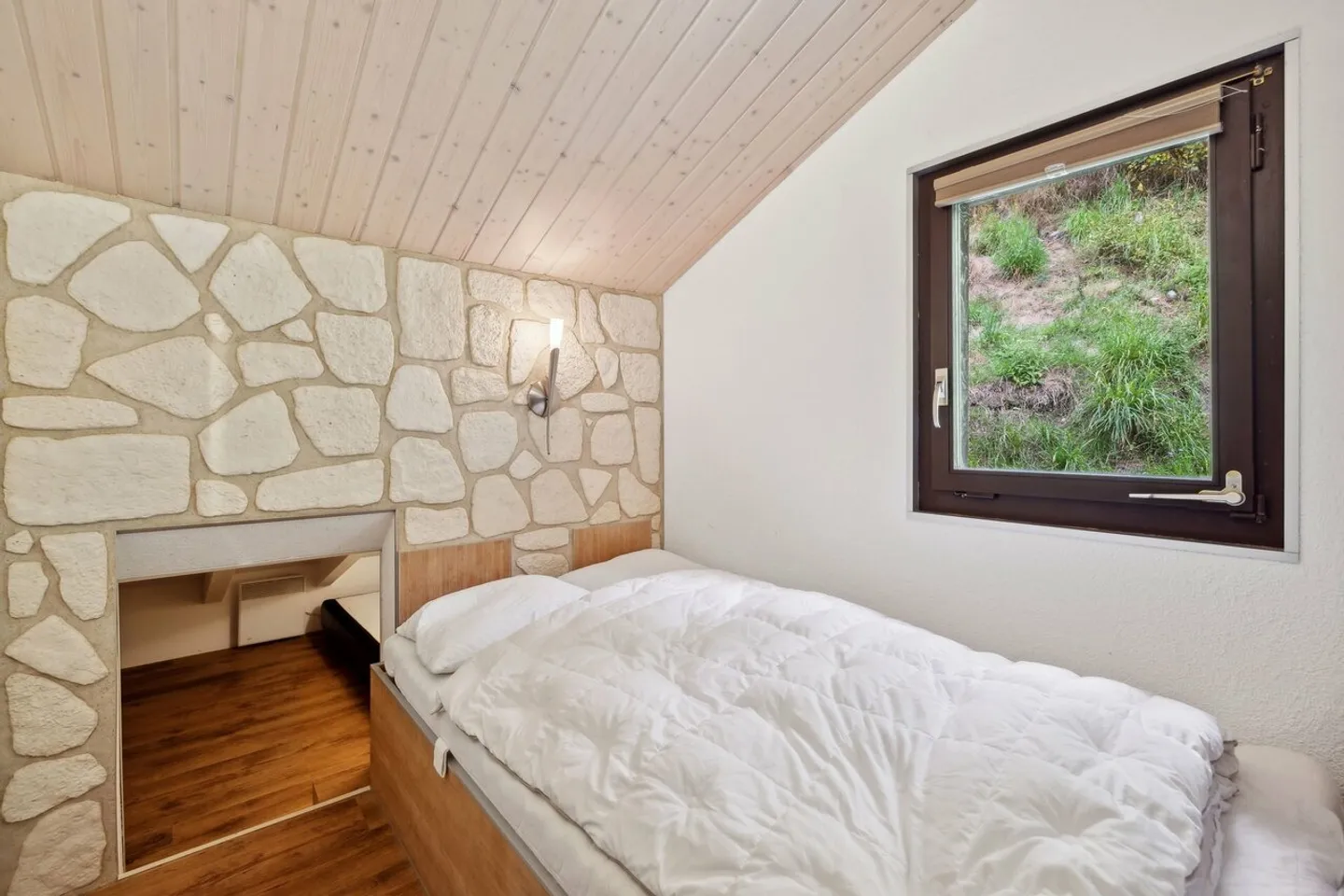 Chalet in a nest of eagle with no overlooking - Photo 8 of 8
