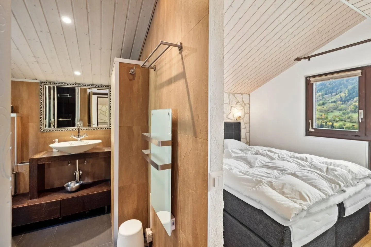 Chalet in a nest of eagle with no overlooking - Photo 7 of 8