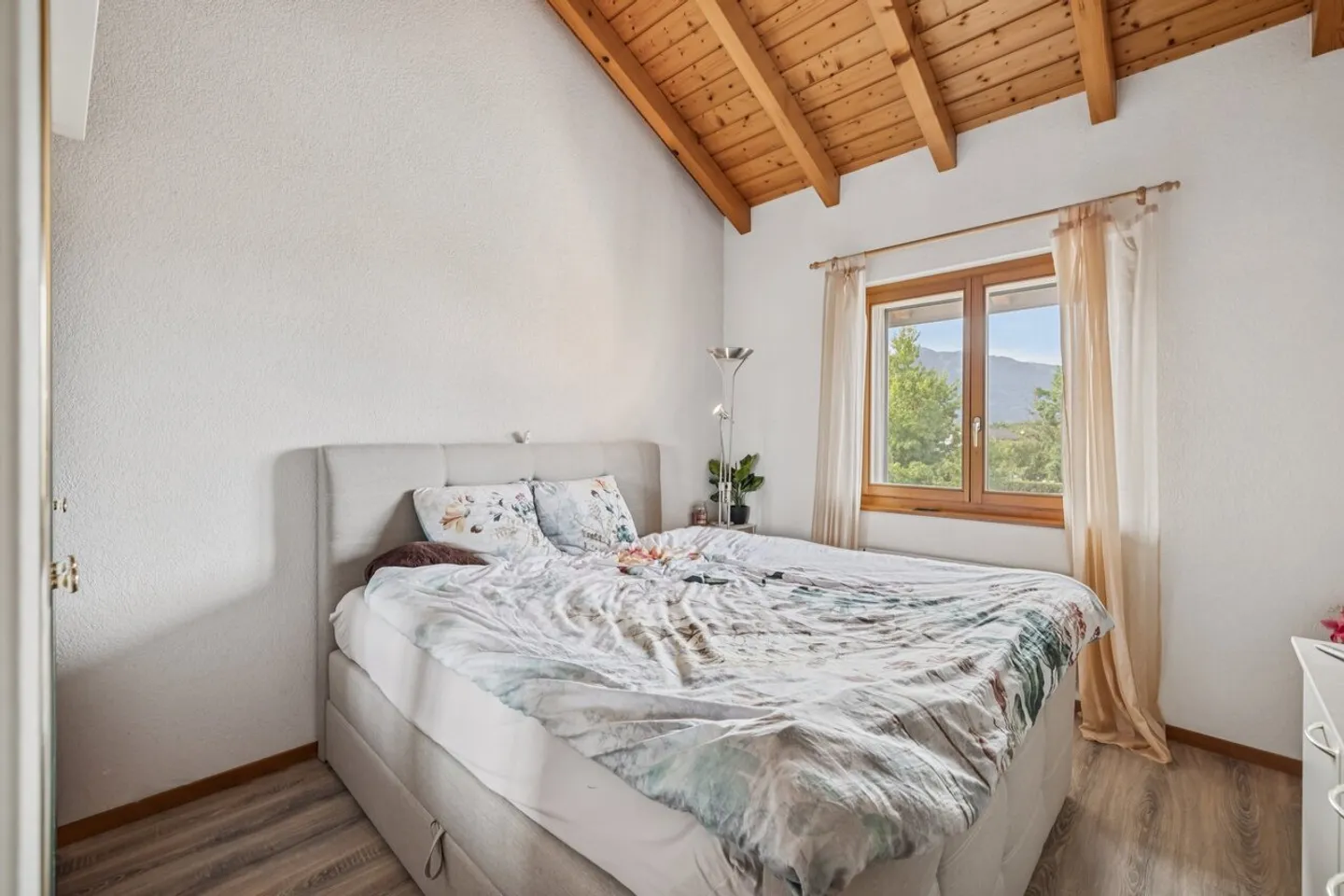 Exceptional Villa in Grimisuat - Spacious Land & Panoramic View - Photo 8 of 13