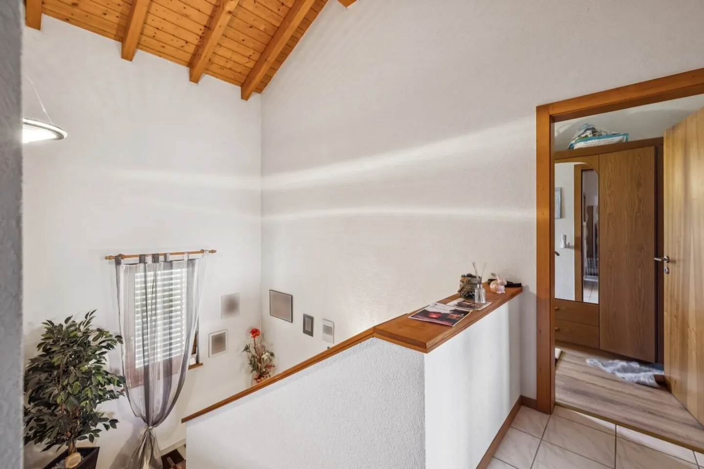 Exceptional Villa in Grimisuat - Spacious Land & Panoramic View - Photo 10 of 13
