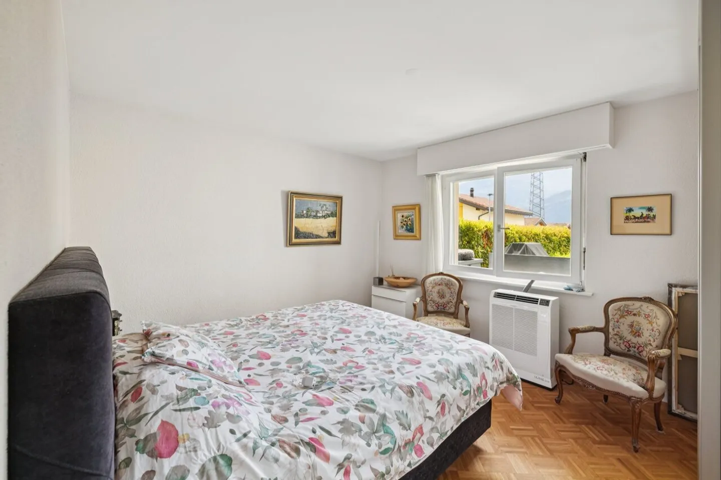 In the heart of a quiet residential area - Photo 6 of 12