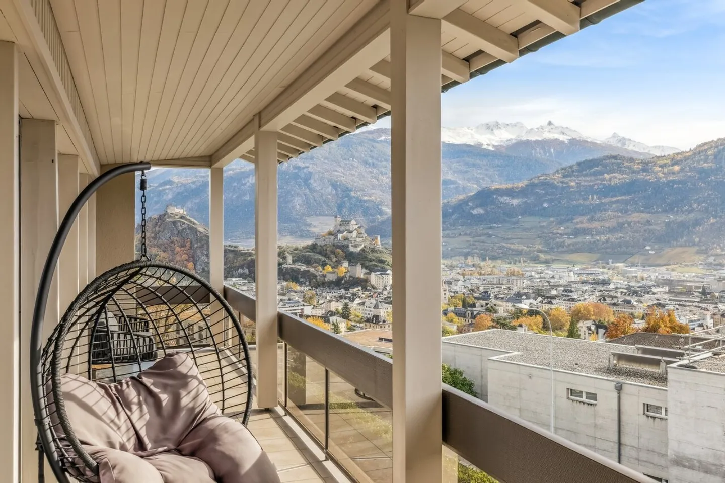 Superbe villa avec vue sur châteaux - Photo 1 sur 9