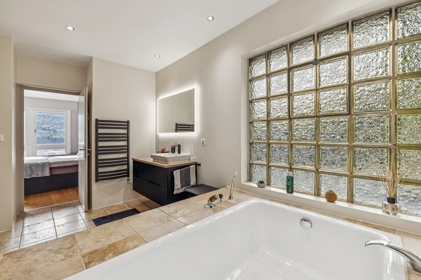 Superbe villa avec vue sur châteaux - Photo 9 sur 9