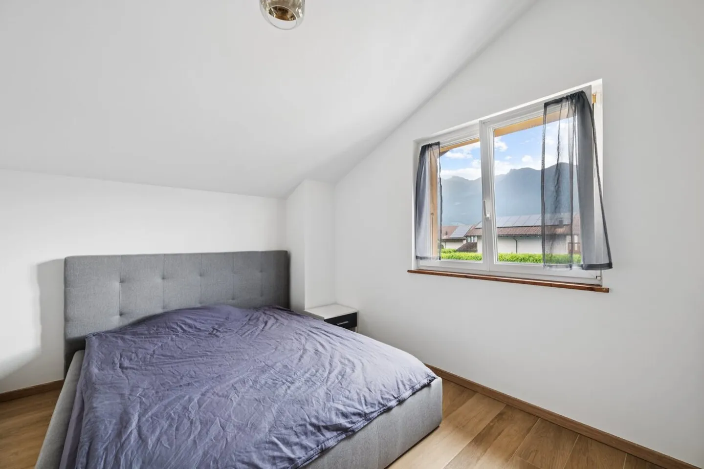 Charmante maison individuelle avec cheminée et jardin - Photo 8 sur 13