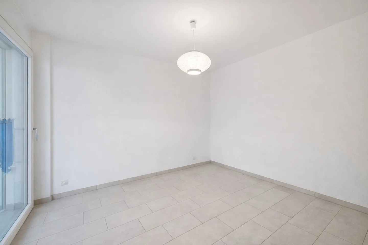 Appartement Charmant avec Vue sur Château - Photo 3 sur 4