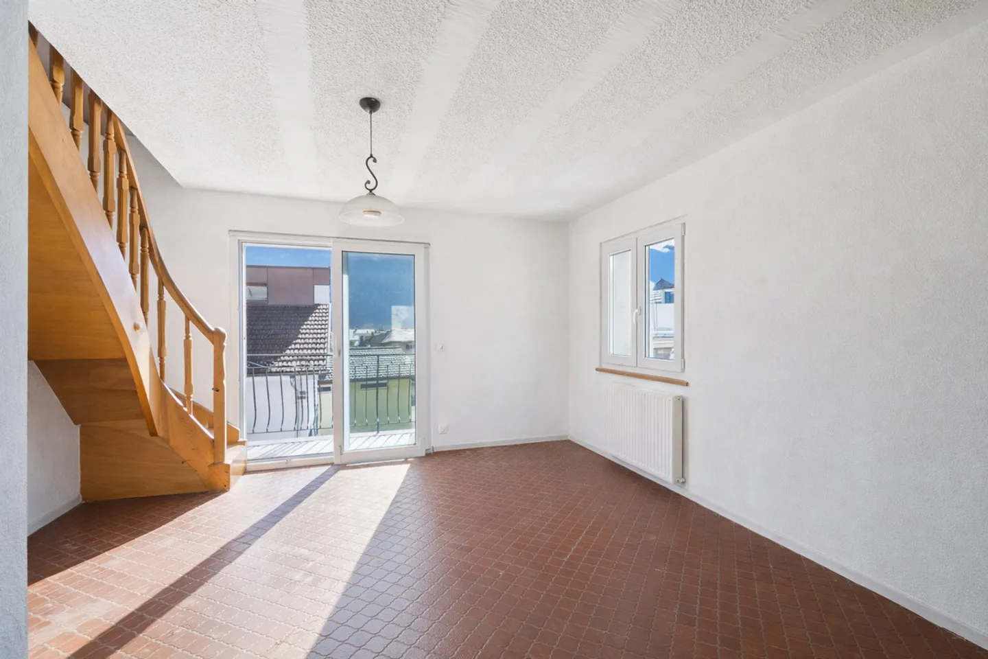 Two-unit building to renovate - Photo 2 of 13