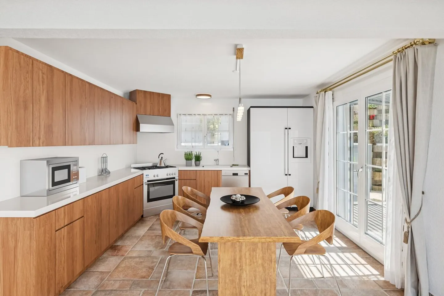 Vista panoramica e eleganza alpina con piscina - Foto 4 di 13