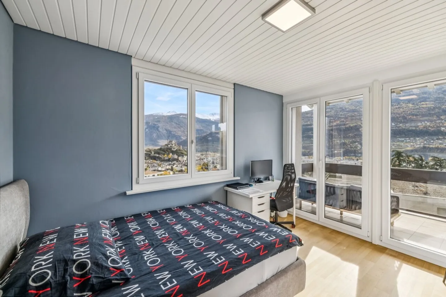 View of the castles of Sion, in the heart of Gravelone. - Photo 7 of 10