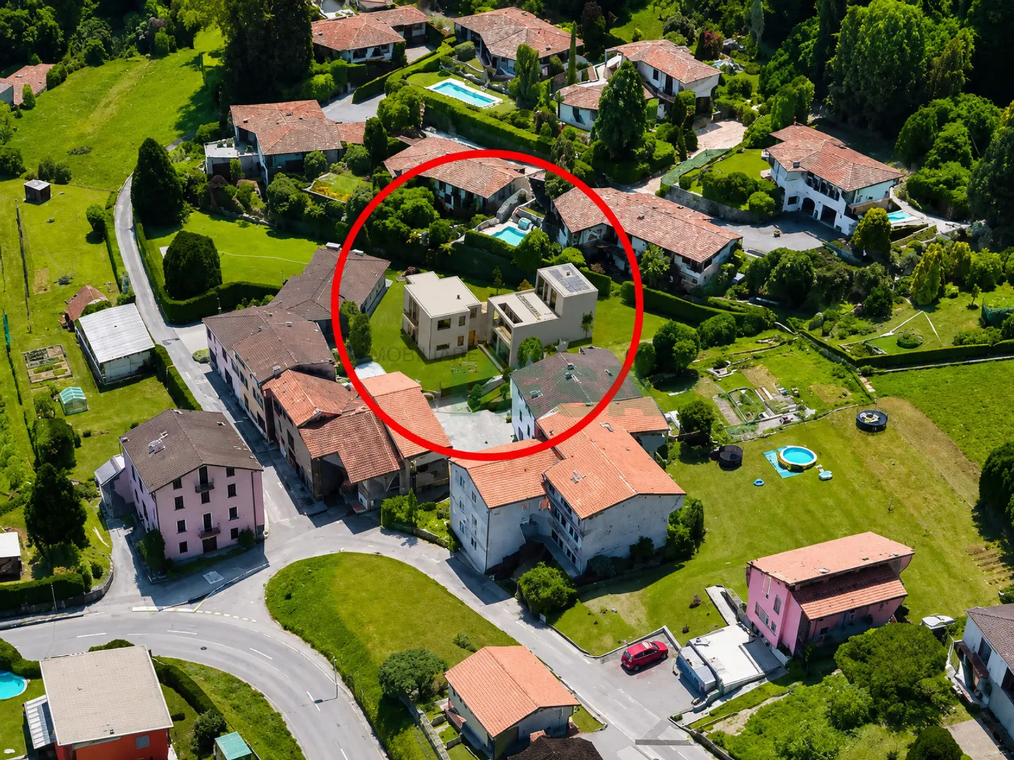 Schönes ca. 751 m2 grosses Baugrundstück in erhöhter und sonniger Lage im malerischen Dorf Pura - Foto 2 von 5