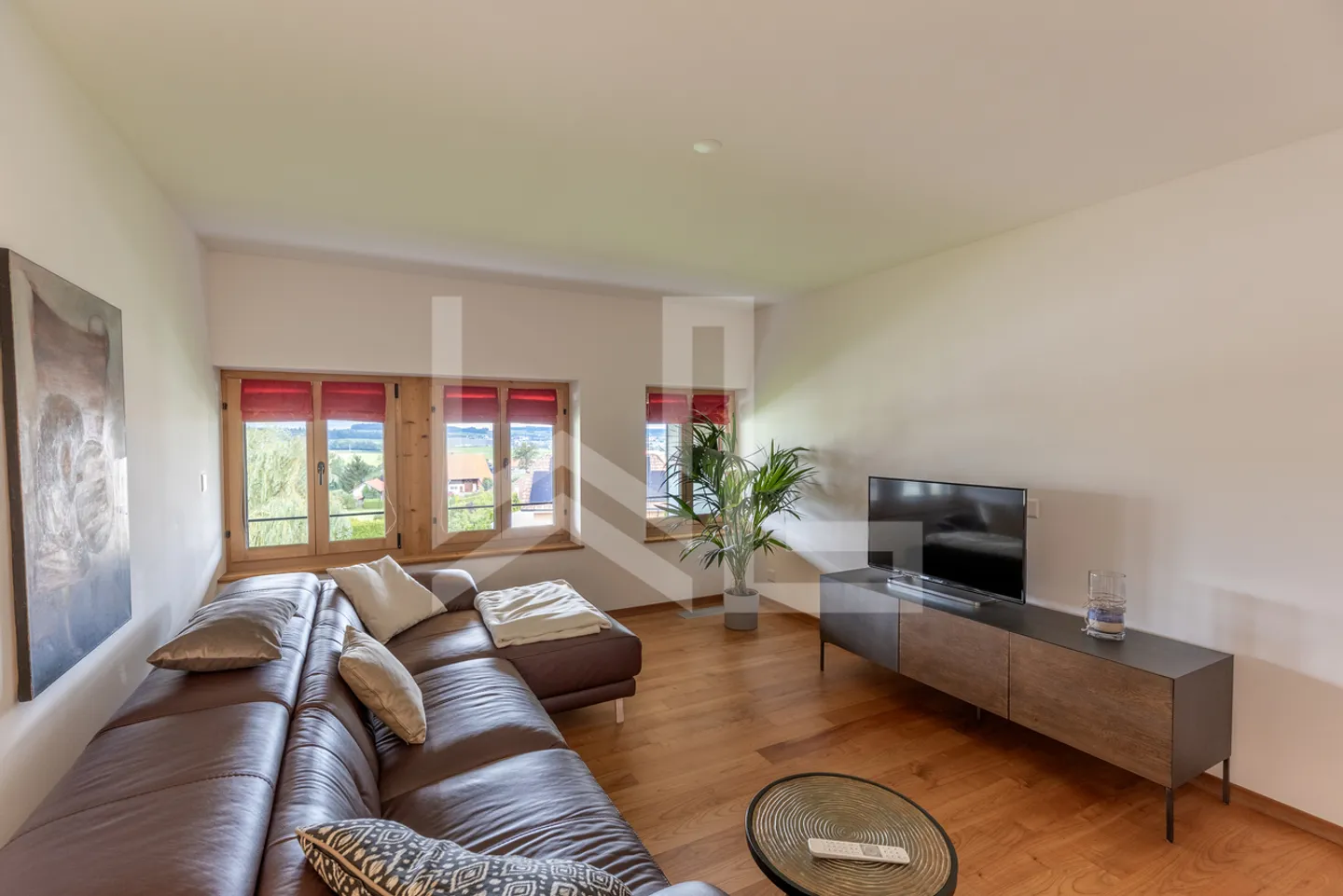 Magnificent equestrian property consisting of 3 dwellings - Photo 12 of 13