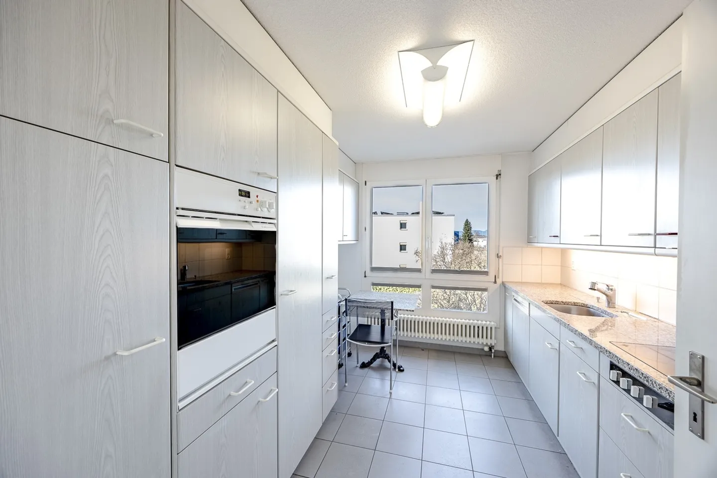 NATURA E VICINO ALLA CITTÀ - UNA CASA LUMINOSA E CONFORTEVOLE - Foto 3 di 11