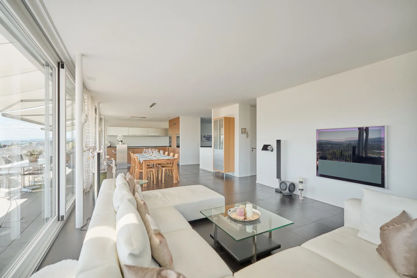 APPARTAMENTO PENTHOUSE LUSSUOSO CON STUDIO E CANTINA DEL VINO - Foto 2 di 13