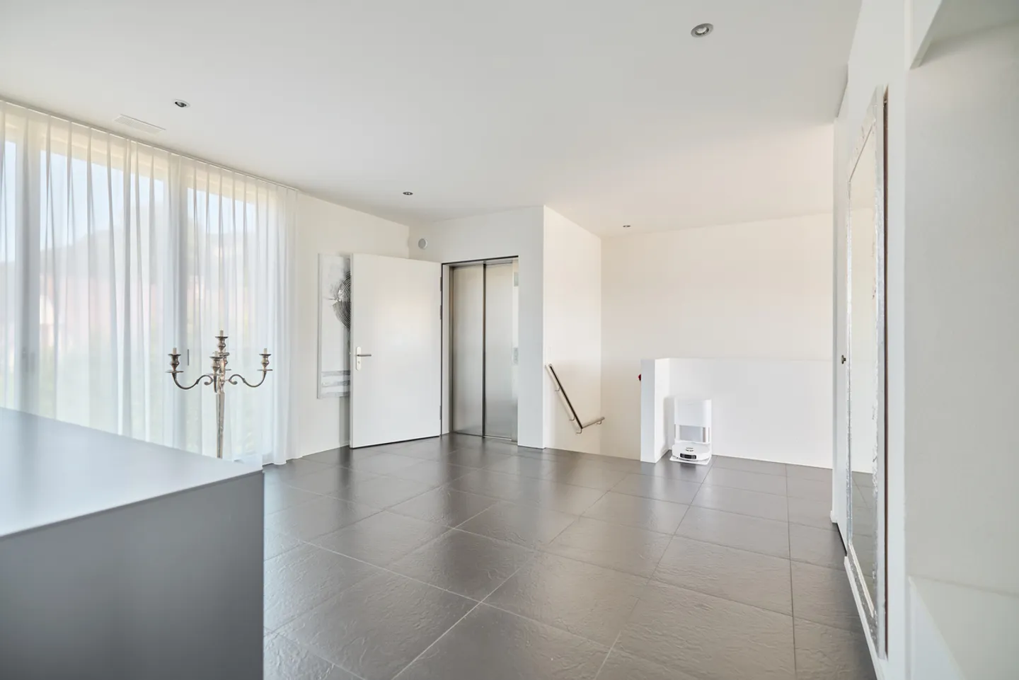 LUXURIÖSE ATTIKAWOHNUNG MIT STUDIO UND WEINKELLER - Foto 5 von 13