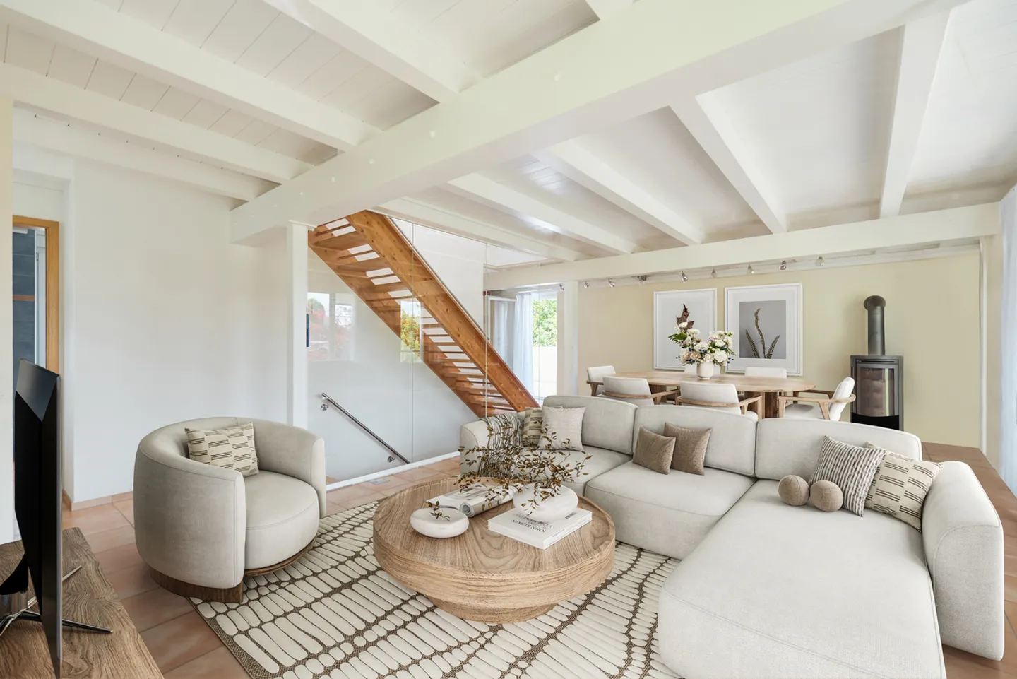 Elegant Living Experience with Unique Panorama - Photo 3 of 13