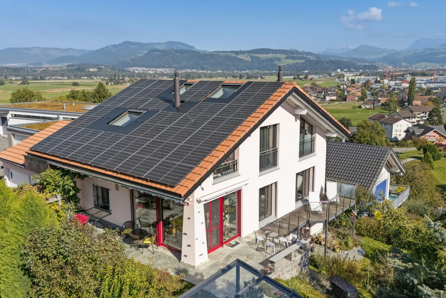 Charming Family Home with Garden - Photo 1 of 13