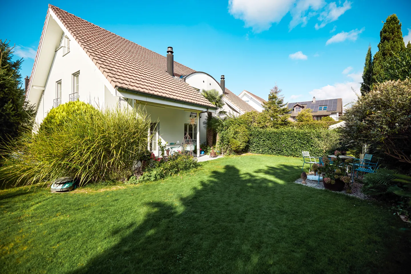 Stilvolle Doppelhaushälfte mit Garten - Foto 12 von 13