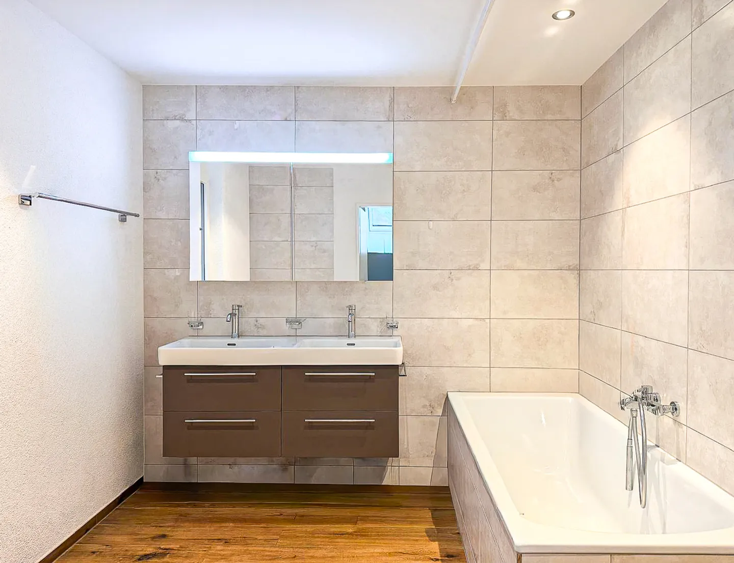 Grosszügige Dachwohnung mit Aussicht - Foto 7 von 12