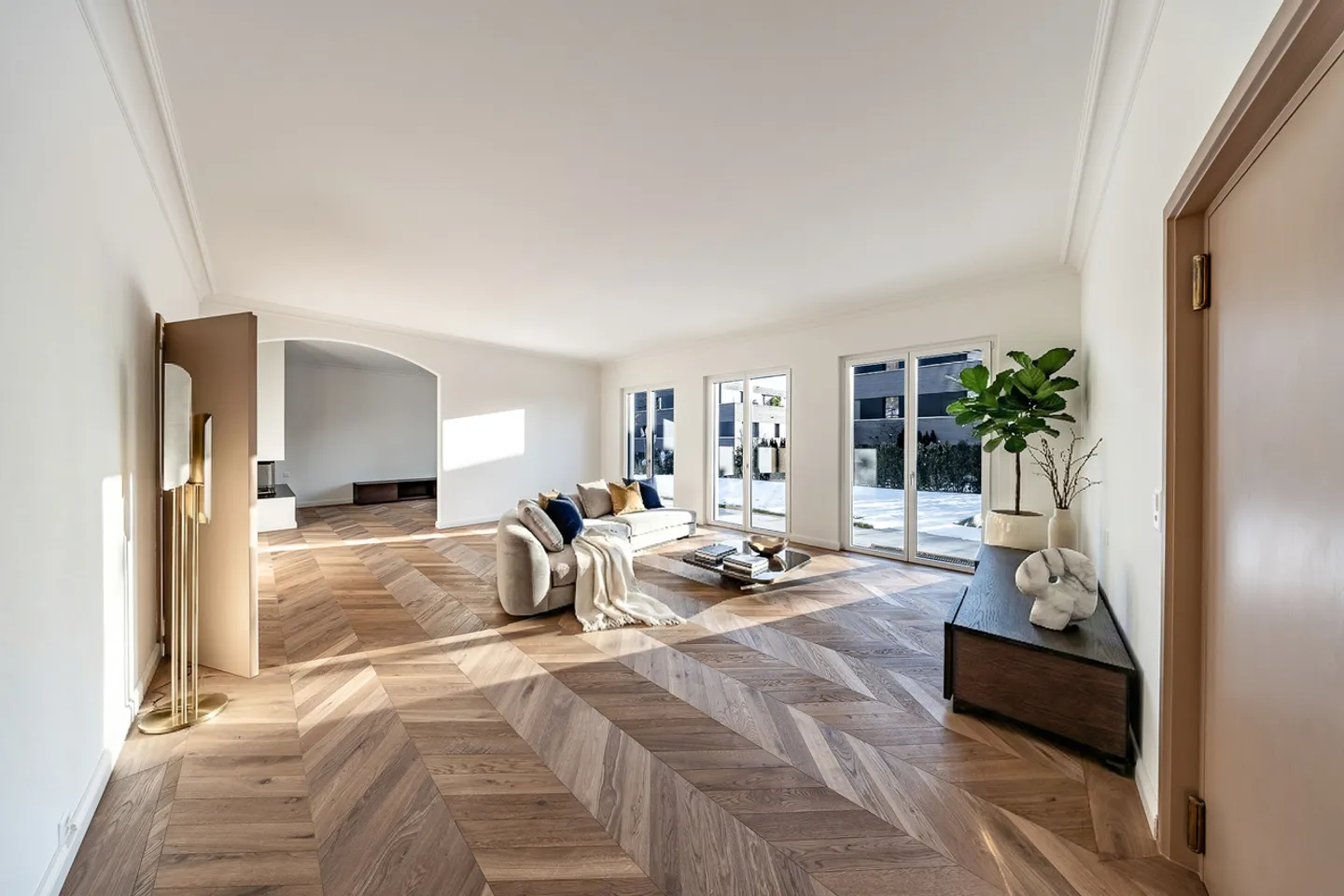 Luxusvilla mit Pool und Eleganz - Foto 4 von 13