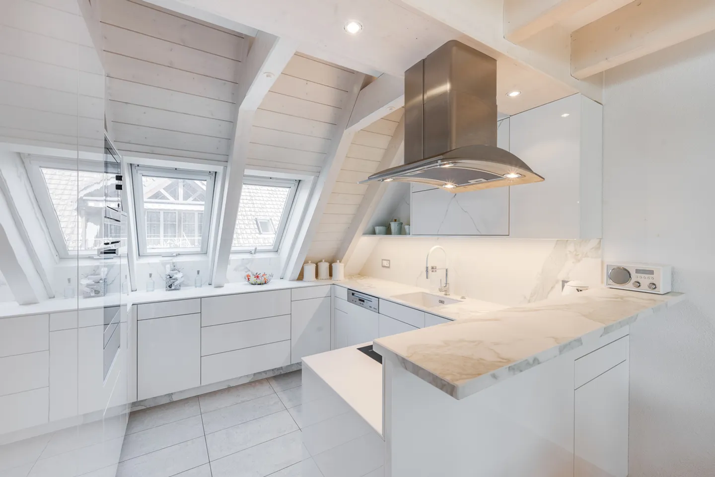 Ferme moderne spacieuse - Photo 1 sur 12