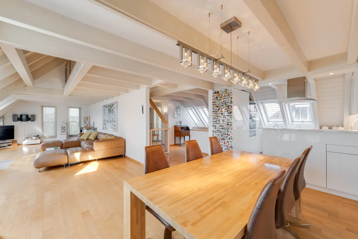 Ferme moderne spacieuse - Photo 2 sur 12