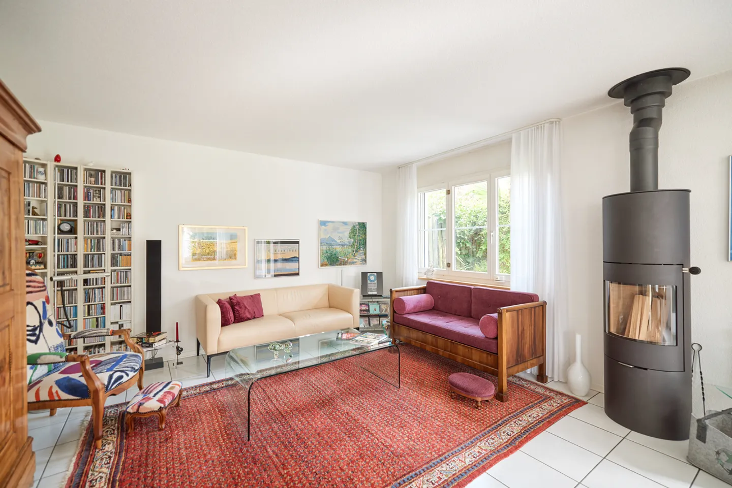 Stylish Semi-Detached House with Private Garden Oasis - Photo 5 of 13