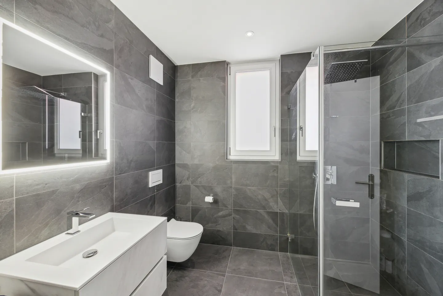 EDLE ATTIKA MIT EINMALIGER AUSSICHT UND DESIGN - Foto 10 di 13