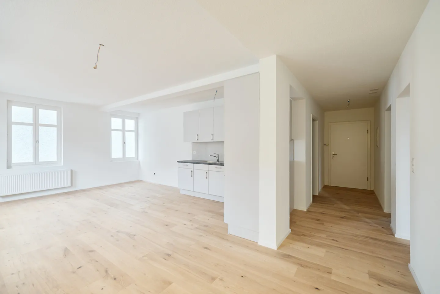 Stylishly renovated 3.5-room apartment with high-quality furnishings - Photo 3 of 7