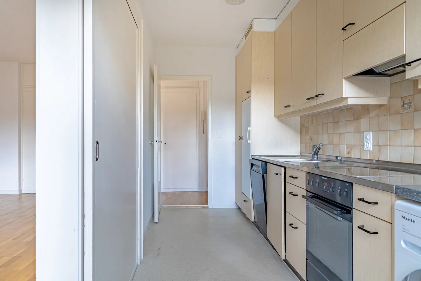 Geräumige Wohnung in zentraler Lage - Foto 3 von 11