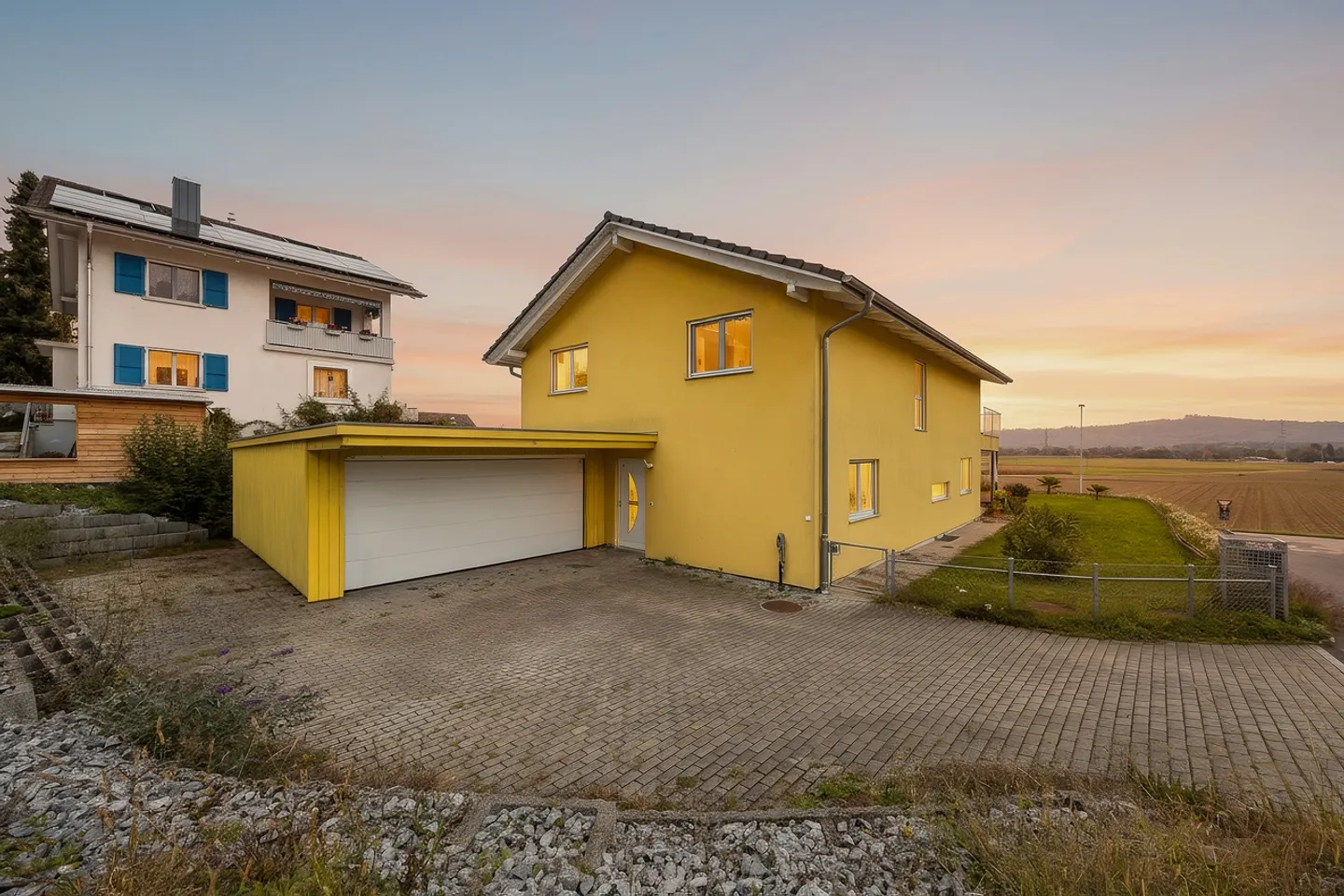 Modernes Einfamilienhaus mit Garten - Foto 12 von 12