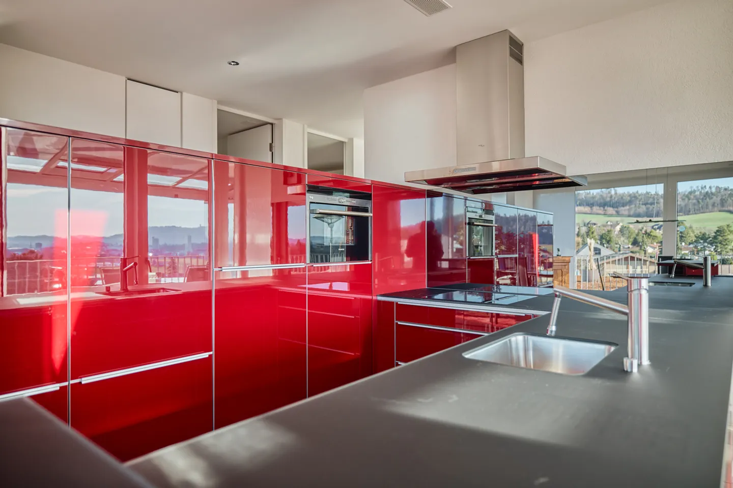 ATTIC JEWEL WITH SPECTACULAR PANORAMIC VIEW - Photo 3 of 13