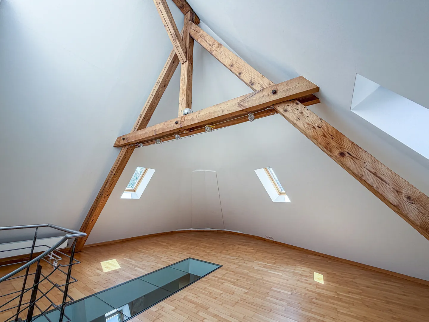 Charmante appartement de 3,5 pièces en attique sur deux étages au cœur de Berne - Photo 10 sur 12