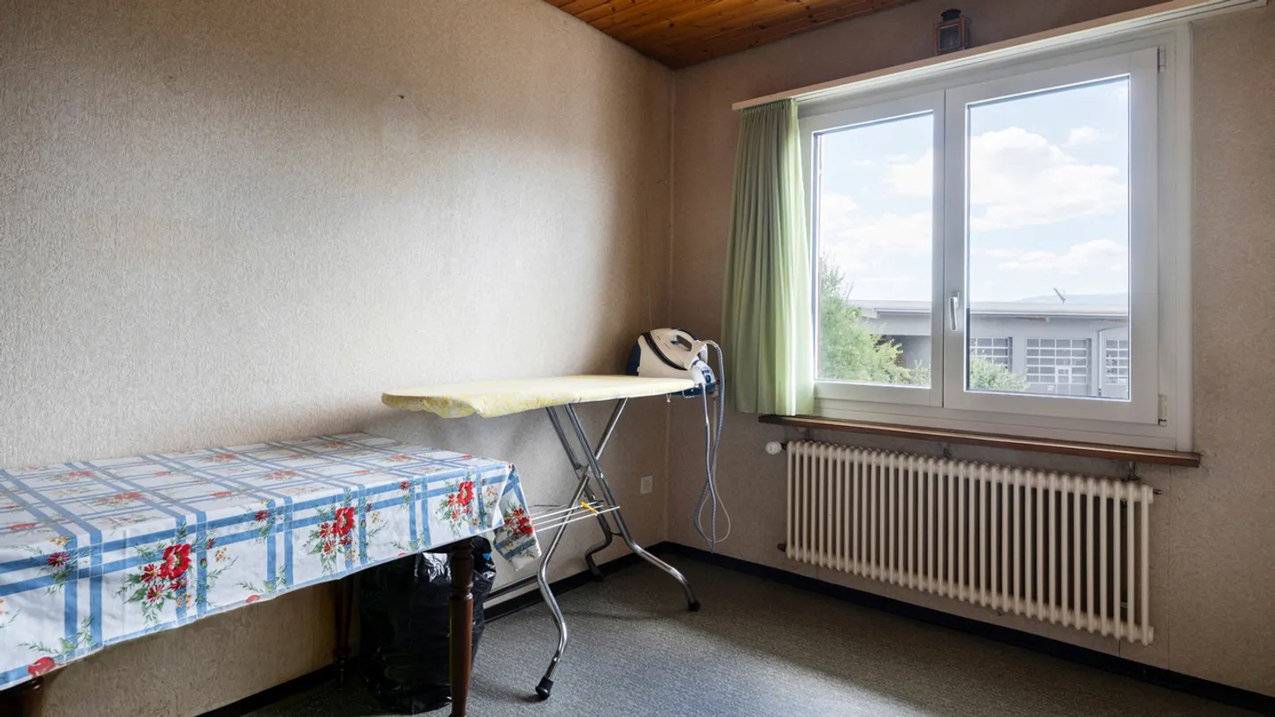 CHARMANTE DOPPELHAUSHÄLFTE MIT SONNIGEM GARTEN - Photo 8 sur 13