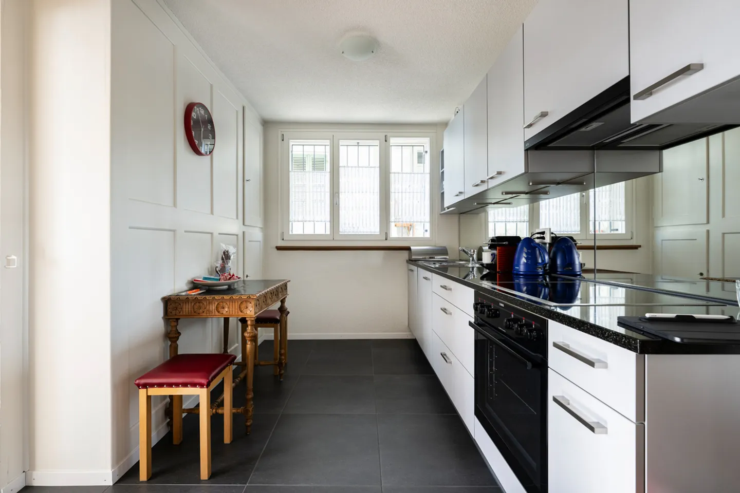ATTRAKTIVES MEHRFAMILIENHAUS MIT HISTORISCHEM CHARAKTER - Photo 7 sur 10
