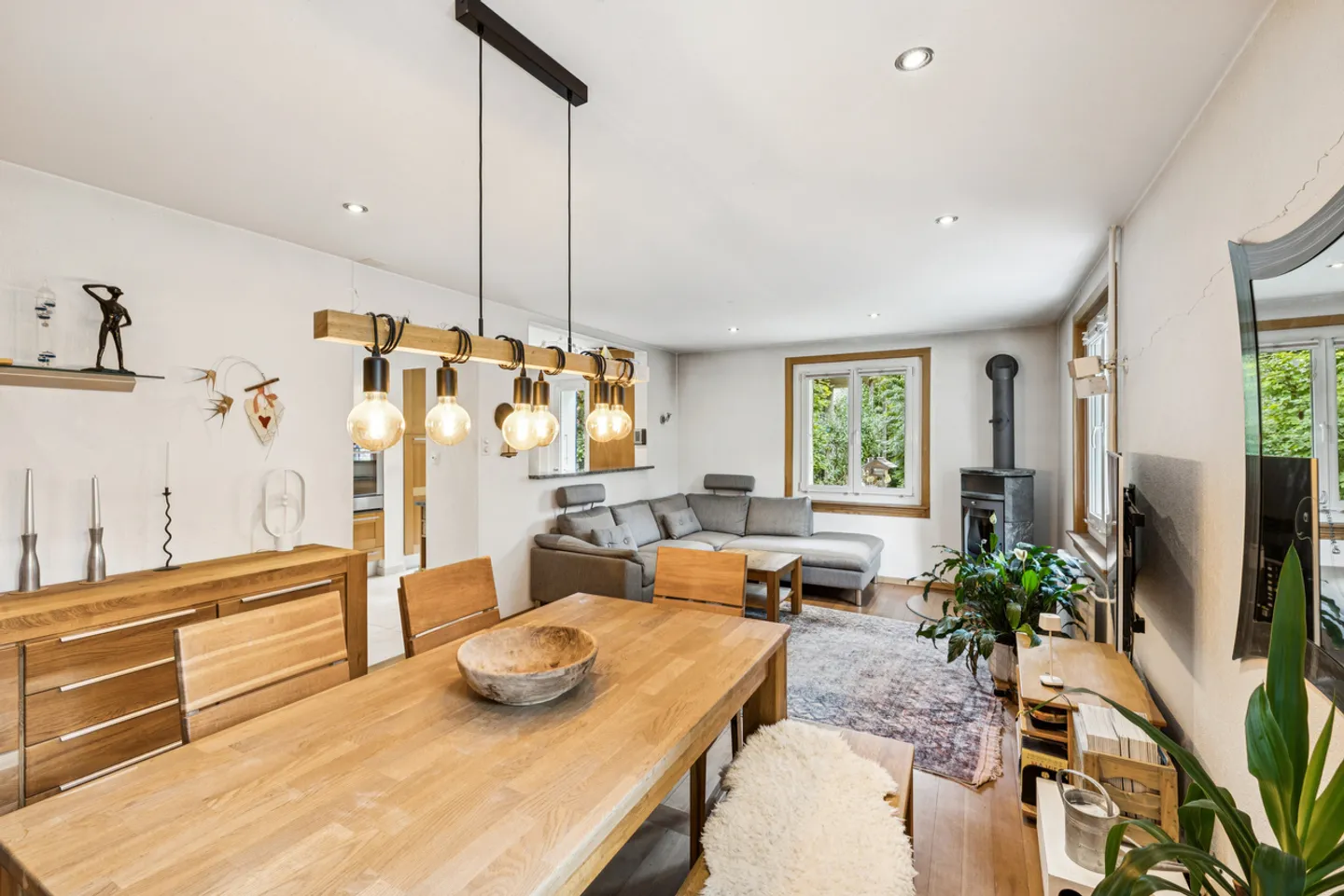 FAMILY PARADISE IN THE POPULAR MELCHENBÜHL QUARTER - Photo 4 of 13