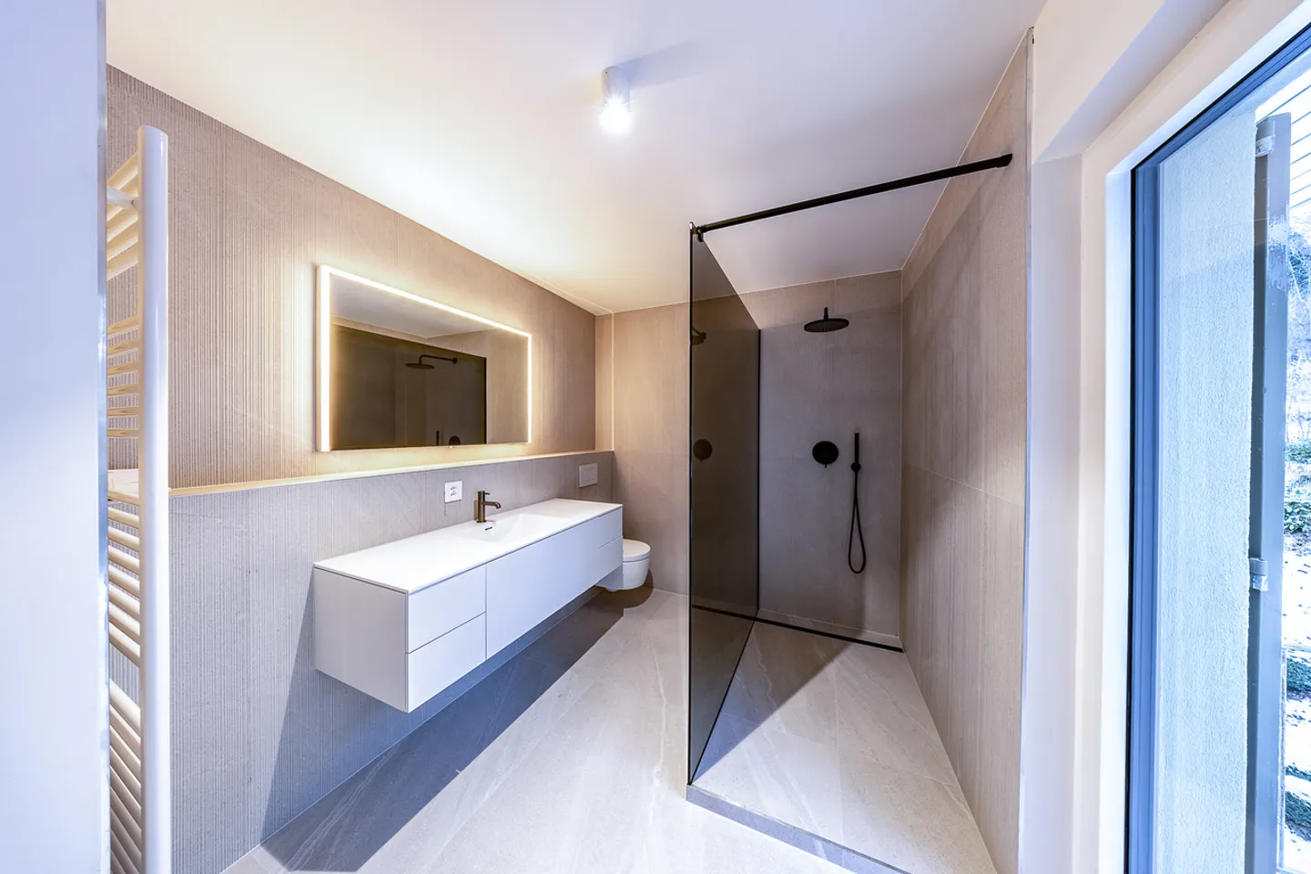 EXCLUSIVE RESIDENTIAL JEWEL WITH STYLE, ELEGANCE AND POOL - Photo 10 of 12