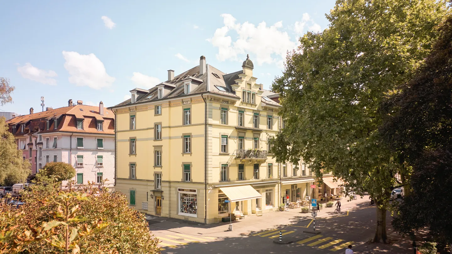 ATTRAKTIVE GEWERBEFLÄCHE IN BESTER SICHTLAGE - Photo 1 sur 5