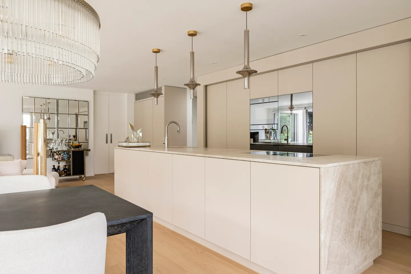 EXCLUSIVE PENTHOUSE APARTMENT WITH LUXURIOUS FINISHES - Photo 5 of 11