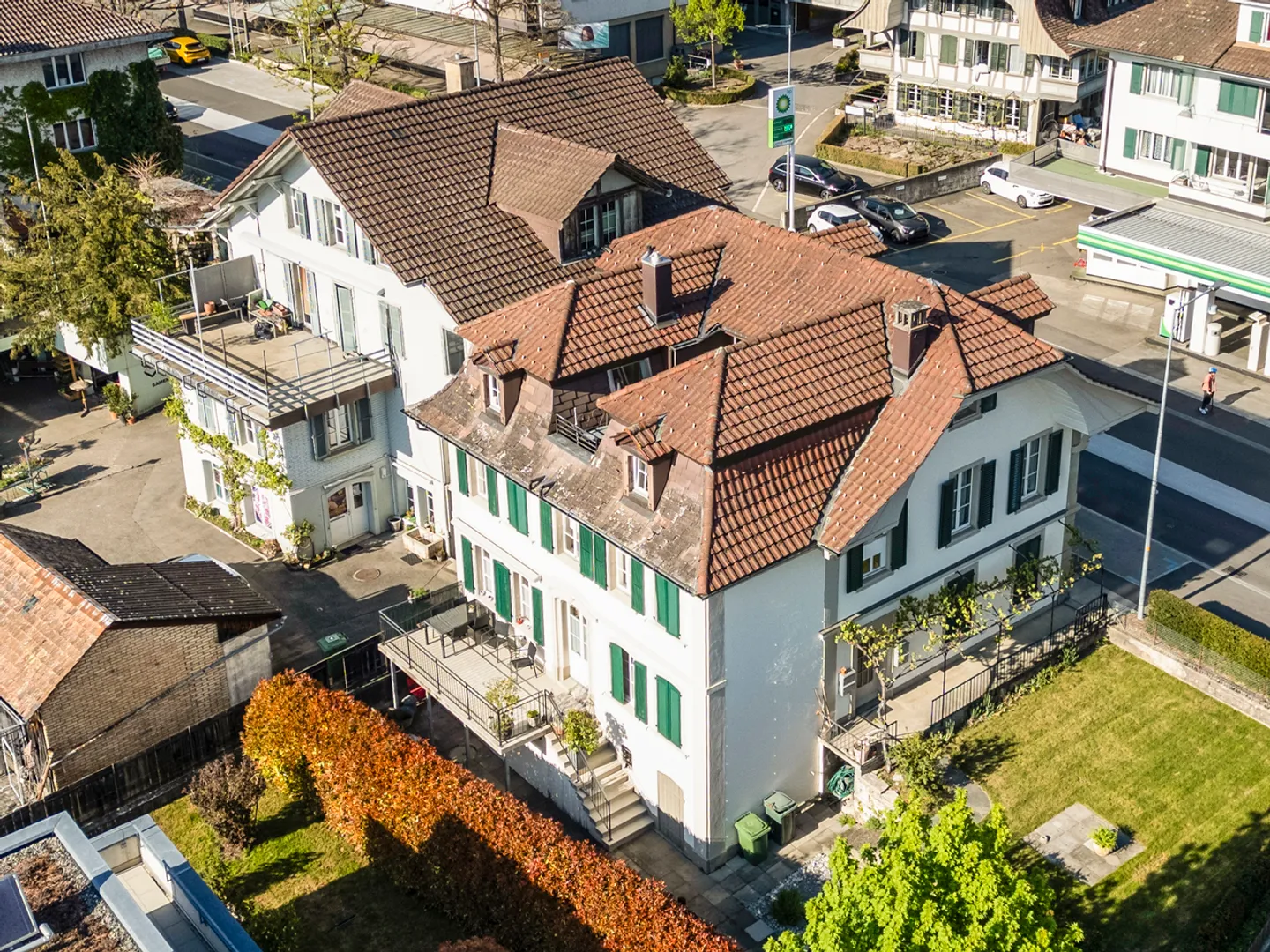 ATTRAKTIVES MEHRFAMILIENHAUS MIT HISTORISCHEM CHARAKTER - Photo 9 of 10