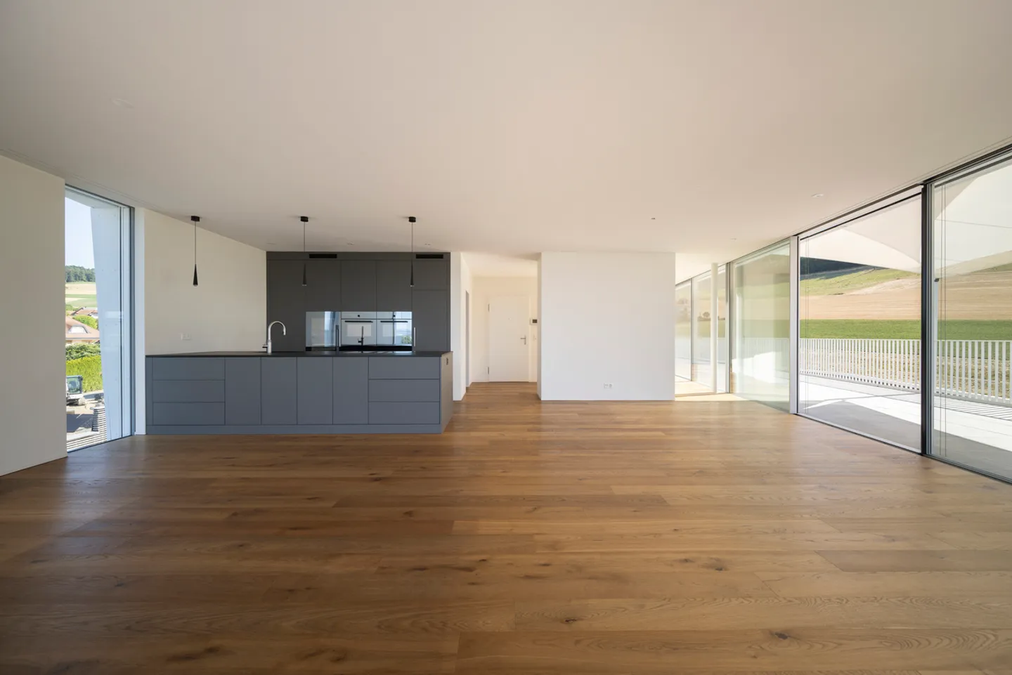 PENTHOUSE ELEGANTE CON VISTA UNICA E DESIGN - Foto 4 di 13