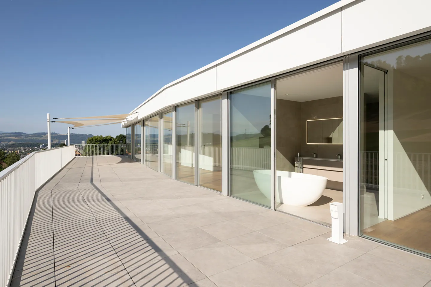 PENTHOUSE ELEGANTE CON VISTA UNICA E DESIGN - Foto 6 di 13