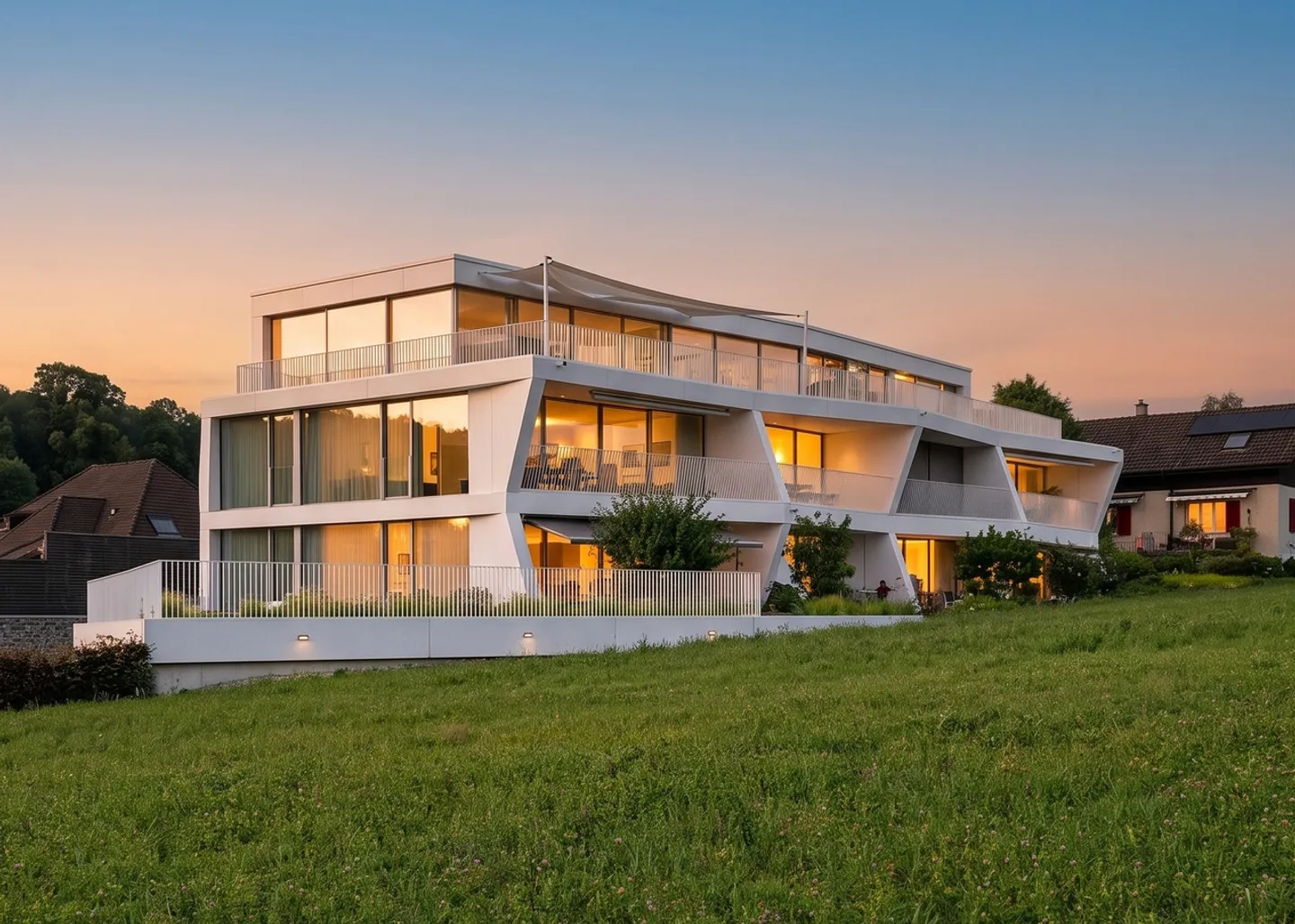 PENTHOUSE ELEGANTE CON VISTA UNICA E DESIGN - Foto 1 di 13